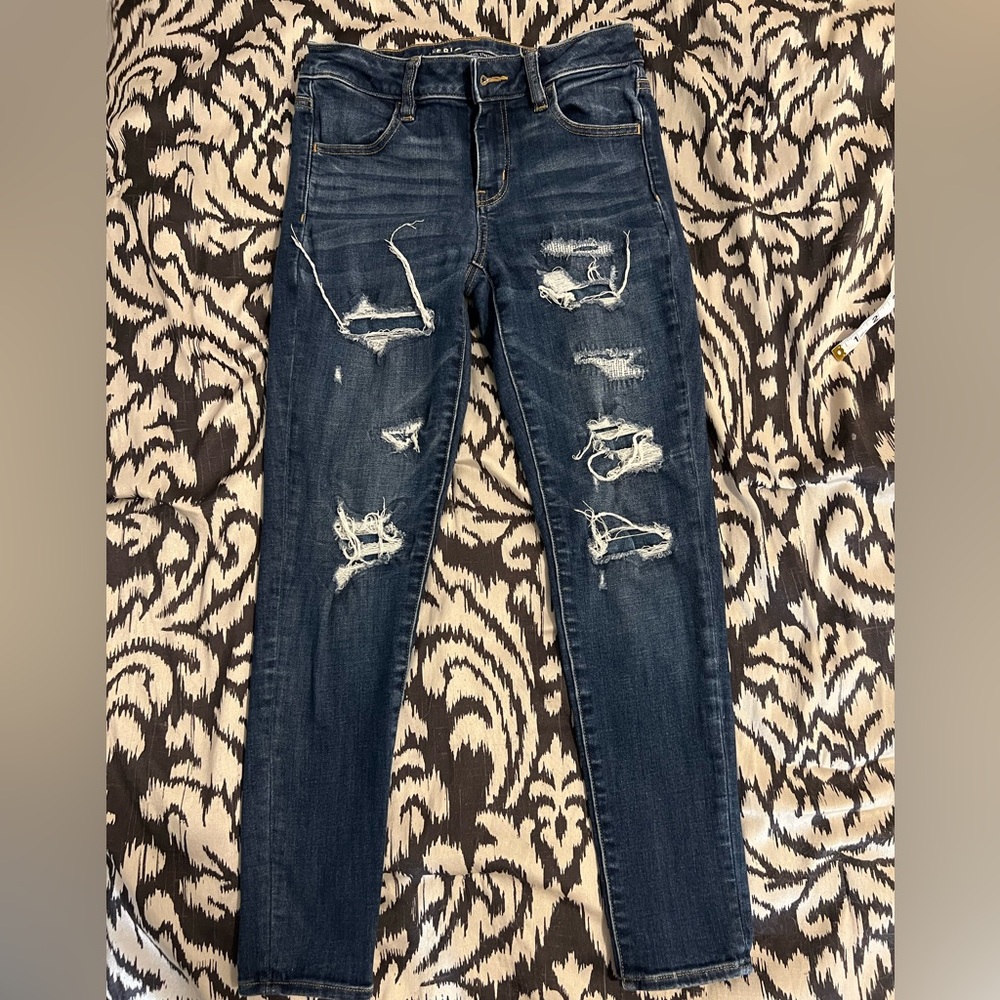 American Eagle Patched Distressed Jeans 4 Short